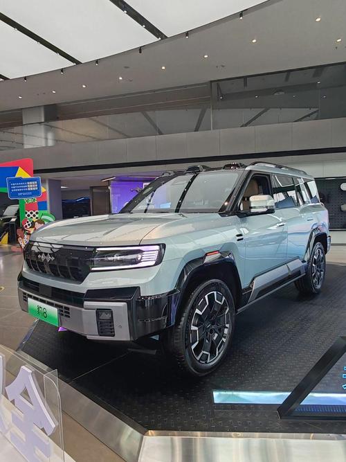 惠州197比亚迪方程豹硬派越野的爆款，英菲尼迪35周年与你共成长